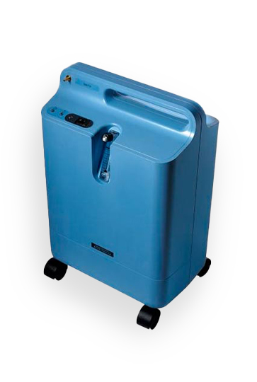 Der kompakte und leise Sauerstoffkonzentrator Philips EverFlo (Hersteller Philips/Respironics), vertrieben von PMT Medizintechnik GmbH, zeigt sein Gehäuse mit Rollen, Bedienfeld und Sauerstoffauslass, geeignet für die häusliche Sauerstofftherapie.